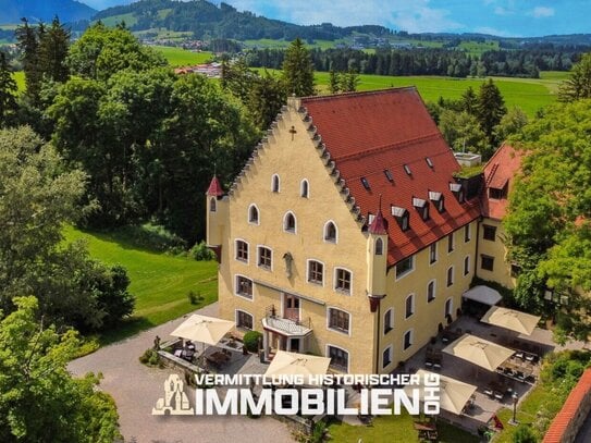 Gepflegtes Renaissance-Schloss mit Tagungsräumen im Allgäu