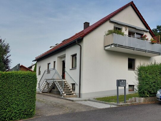 3-4 Zimmer Wohnung mit großem Garten-Grundstück in ruhiger Lage - 90579 LANGENZENN