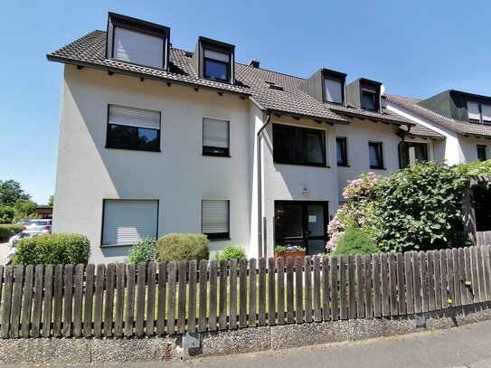 Gemütliche 2-Zimmerwohnung mit Balkon und KFZ-Stellplatz in schöner Lage von Feucht