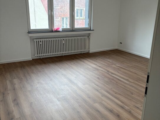 geräumige 2 Zimmer + Wohnküche, Balkon - Erstbezug nach Sanierung ab 04-2025