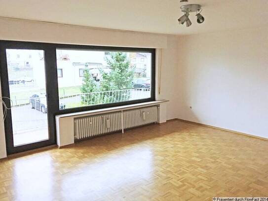 Geräumige Wohnung mit Balkon und Garage