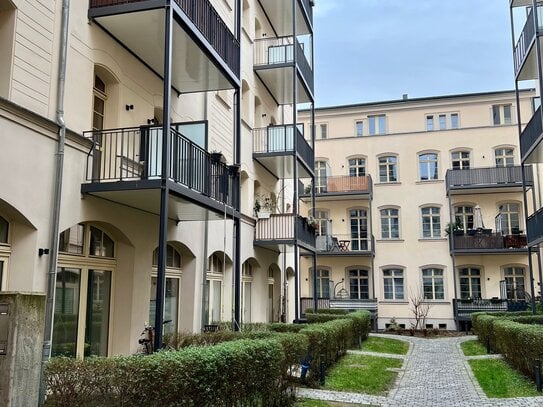 Hochwertig sanierte 2-Raum-Wohnung im begehrten Zentrum-West! *Parkett*Balkon*Designerbad*