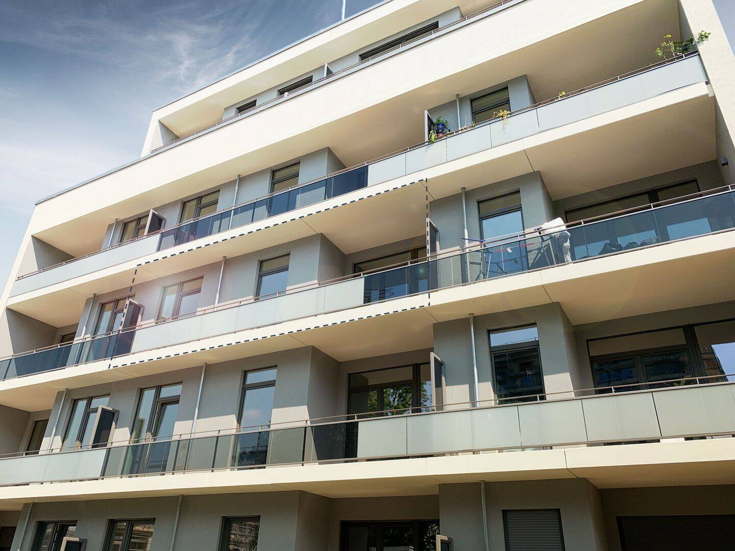 "Am Schlosspark" Exklusive Wohnung im 2. OG Richtung Westen mit Abendsonne! - Photo 1