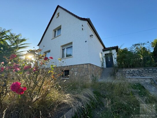 Klein aber fein - hier lässt sich Gemütlichkeit mit der Natur verbinden! Stadtnahes Einfamilienhaus in beliebter Wohnla…