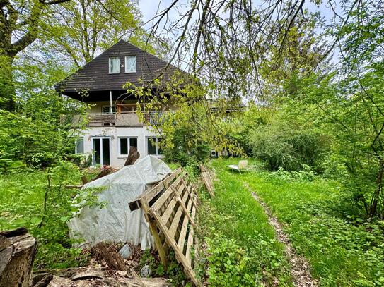 Pferdehof mit 3 Hektar Weiden, Reitplatz und großzügigem Wohnhaus