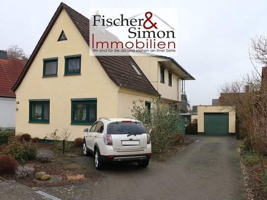 Nienburg OT Holtorf-saniertes Ein-bis Zweifamilienhaus m. architektonisch besonderem Anbau u. Garage