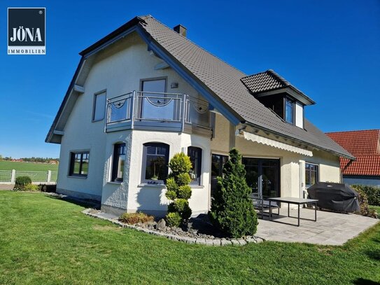 Großzügige Architektenvilla für die ganze Familie - Ihr neues Zuhause in Eckersdorf