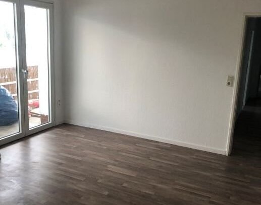 Helle 2 Zimmerwohnung mit 70 qm Wohnfläche + 50 qm zusätzliche Nutzfläche