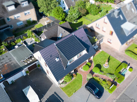 Hochwertig modernisiertes Haus mit Einliegerwohnung und ca. 231,40 m² Wohnfläche, tollem Garten und Garage in einem Woh…