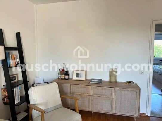 [TAUSCHWOHNUNG] 2,5 Zimmer Wohnung mit Balkon, Frankfurt Hausen U6