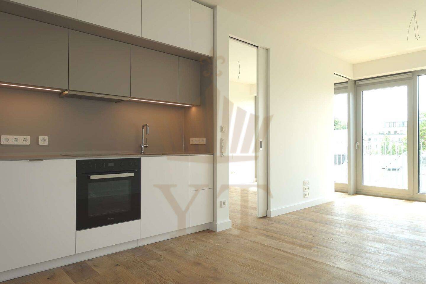Lichtdurchflutetes 2-Zi-Apartement | mit Süd-Balkon | in Berlin-Tiergarten - Foto 1