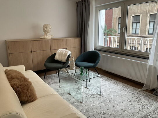 Sanierte helle und möblierte 3-Zimmer-Wohnung mit Balkon in Altstadt/Nord (Köln)