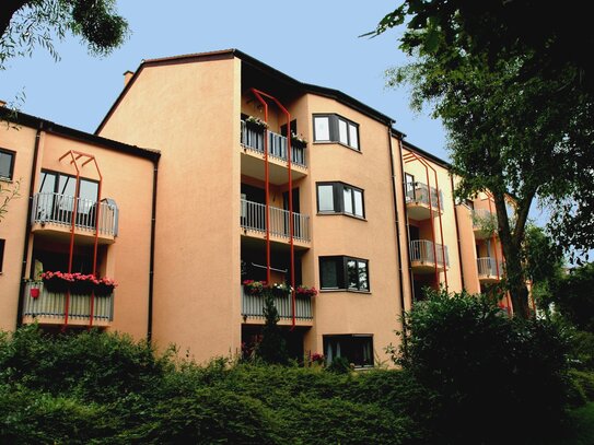 2 Zimmer-Wohnung mit Gäste-WC, Balkon und Tiefgaragenstellplatz