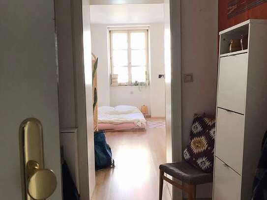 Neu renovierte 1 ZIMMER Wohnung