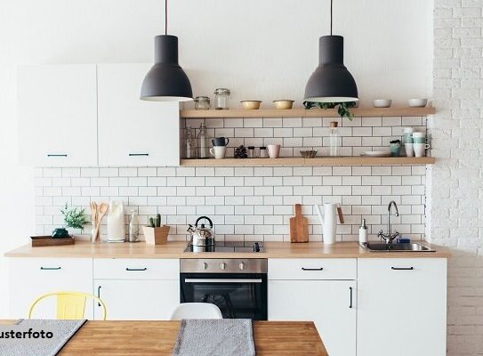 Gepflegtes Einfamilienhaus mit Garten und Garage im Innenstadtbereich