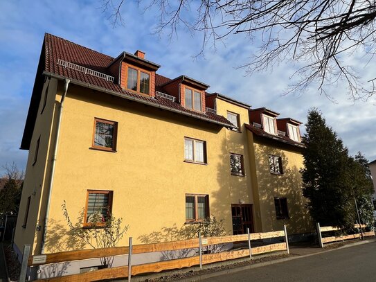 Gemütliche Dachwohnung mit Aussicht ins Grüne !