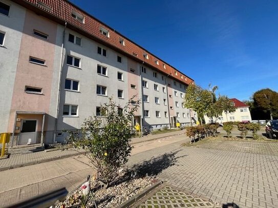 2-Raum-Wohnung mit Einbauküche saniert und ruhig gelegen