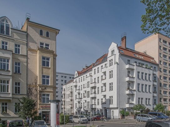 KERNSANIERTE & FUßBODENHEIZUNG 2-3 Zimmer-Wohnung in Berliner ALTBAU