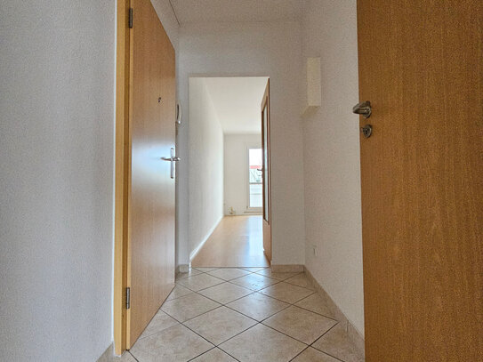 * 492 € sparen! 2 Raum Wohnung mit Balkon und toller Aussicht *