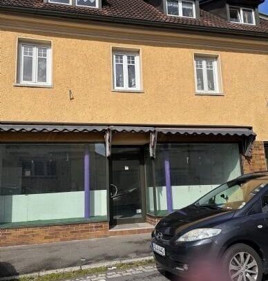 Hierschau 4 Parteienhaus mit Gewerbe Einheit