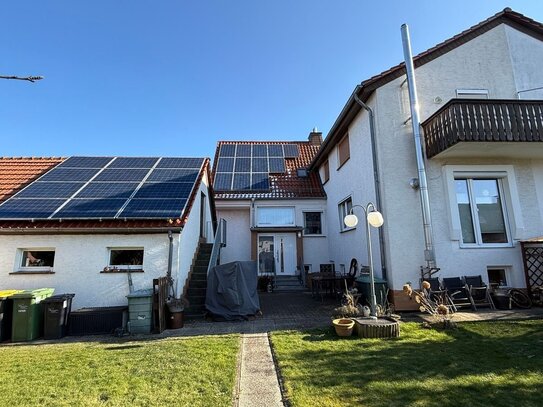 Doppelhaushälfte mit zwei Wohneinheiten: Viel Platz, moderner Komfort und idyllische Lage!