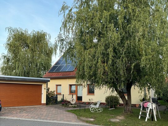 Einfamilienhaus mit Einliegerwohnung,Doppelgarage Erdwärme und Solar