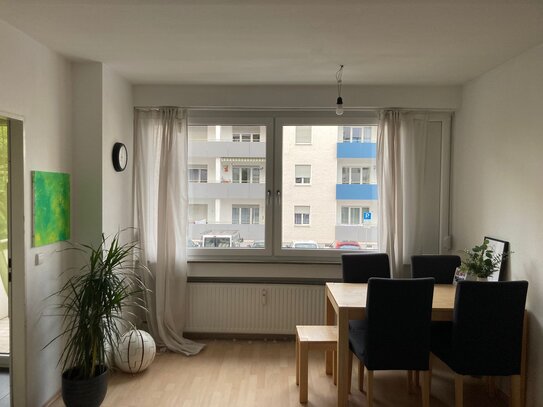 Schöne 1-Zimmer Wohnung, Stadtmitte Neu-Ulm mit Balkon und PKW-Stellplatz