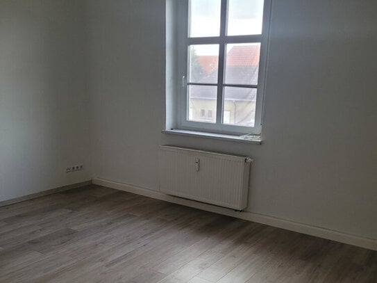 Große 4-Zimmer-Wohnung mit Potential zur 5-Raum-Wohnung!