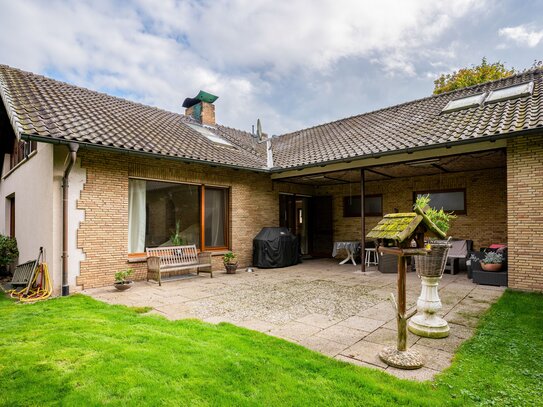 Einfamilienhaus mit großem Baugrundstück - Zentrale Lage in Versmold