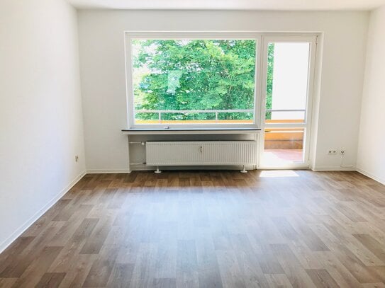 PLATZ FÜR DIE FAMILIE: Großzügige 4-Zimmer Wohnung mit Gäste-WC, Balkon & Abstellraum!