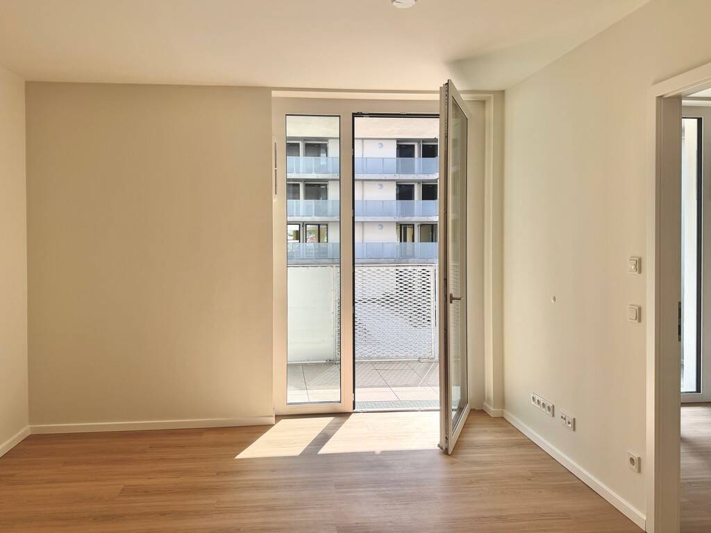 2-Zimmer Highlight mit sonnigem Balkon und Wasserlage - Foto 1