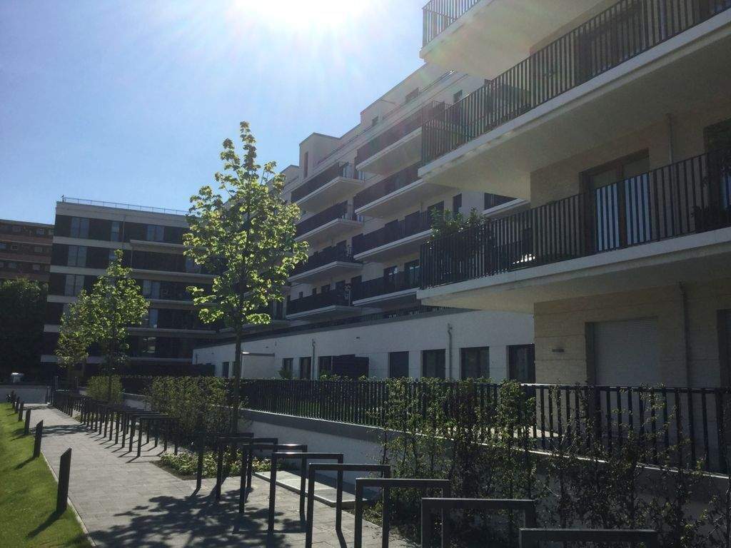 2-Zimmer Wohnung mit Blick in den Luisenpark in Berlin-Mitte - Photo 1