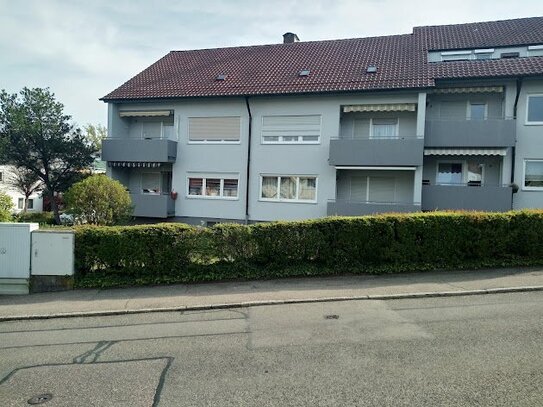 3-Zimmer-Wohnung mit Balkon und Einbauküche+Garage+2 Abstellräume (Keller+Bühne),provisionsfrei,sofort frei,Preis VB