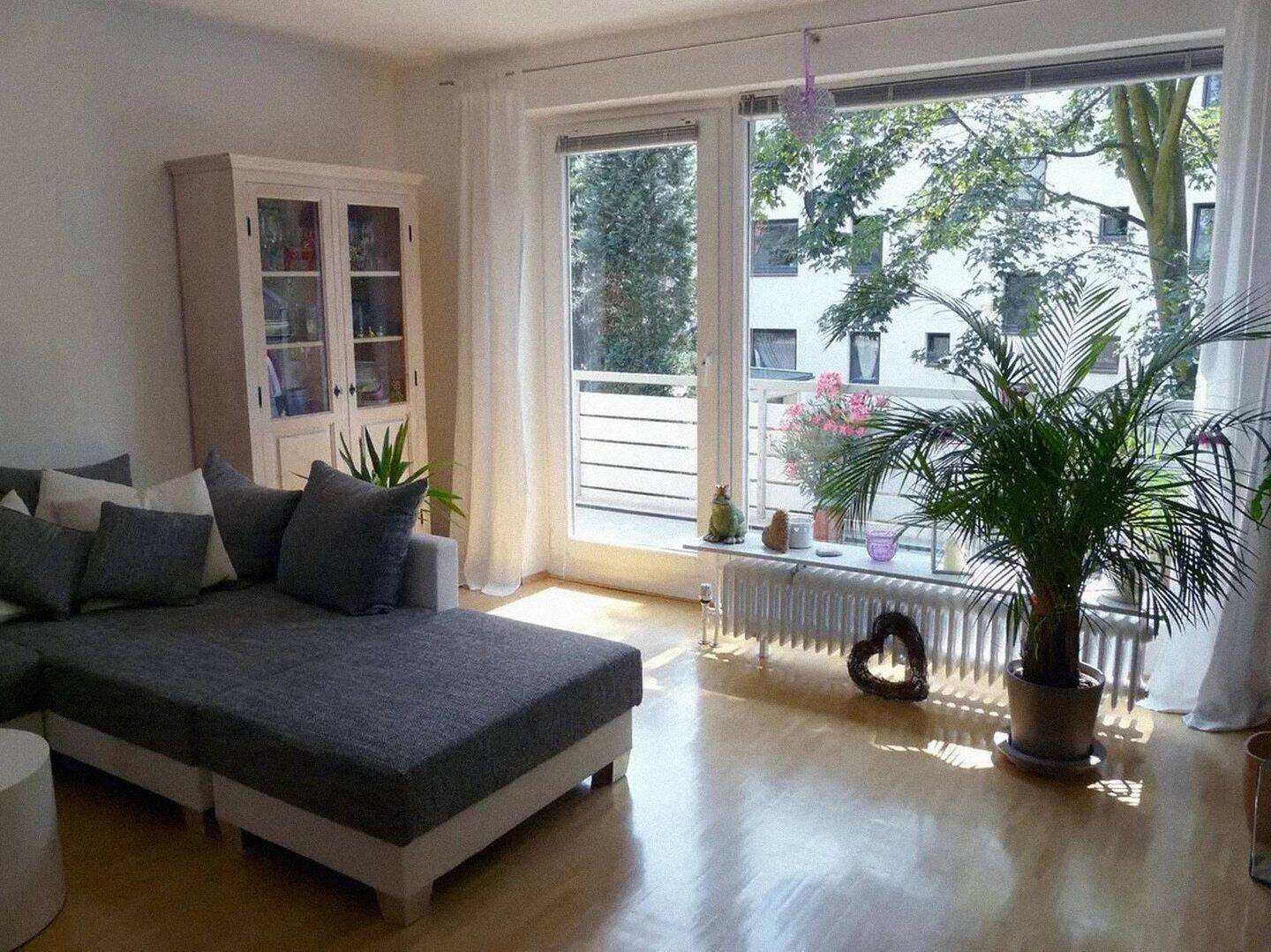 Helle 2-Zimmer-Wohnung mit großem Balkon und Einbauküche in ruhiger Lage – Schöneberg - Photo 1