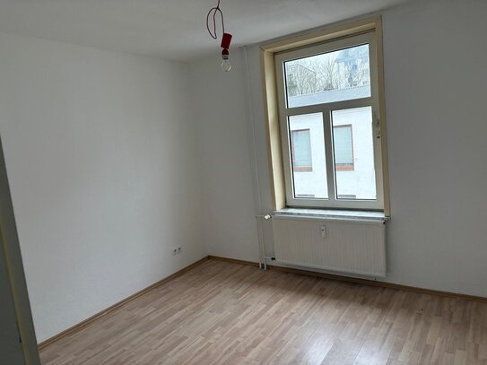 Die perfekte Single-Wohnung! 2 Zi. + Einbauküche + Balkon + Abstellraum