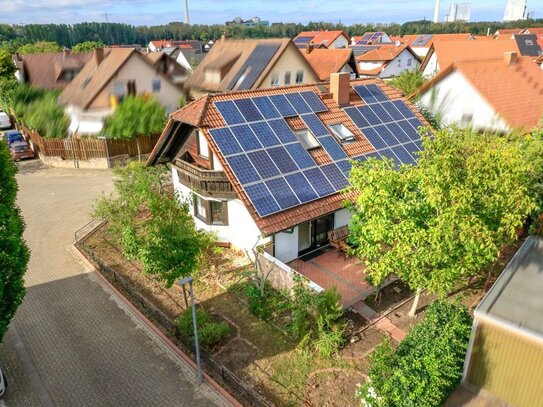 Freistehender Wohntraum mit Garage und Solaranlage in Spielstraße