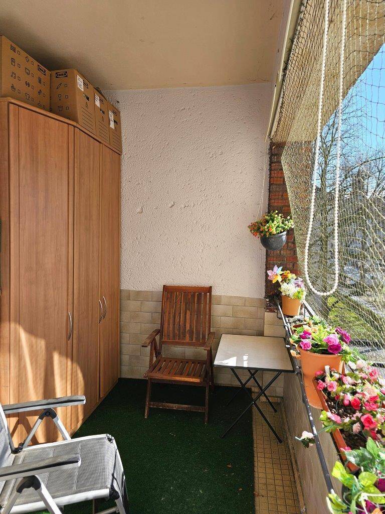 Großzügige Altbauwohnung mit Balkon (WG oder Paar geeignet) - Photo 1