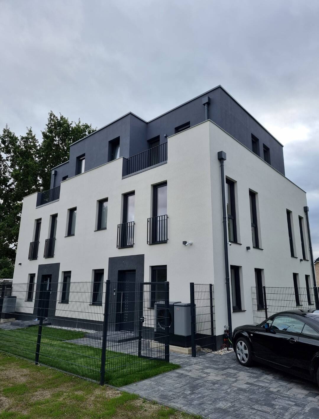 Exklusive Doppelhaushälfte im schönen Altglienicke! **Garten / 3 Terrassen / möbliert** - Photo 1