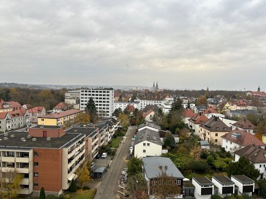 Frisch renovierte 3,5 Zimmer Wohnung