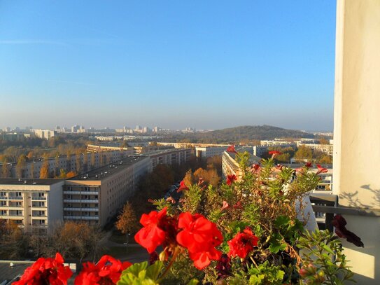 Kapitalanlage! Gut geschnittene 3-Zi-Balkon-Whg im Hochhaus! Erbbaurecht.