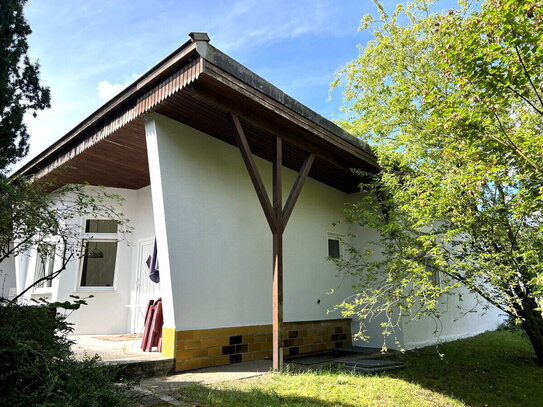 Freundliches, modernisiertes Ferienhaus (Doppelhaushälfte) auf sonnigem Eigenlandgrundstück am Schweriner Außensee!