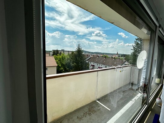 2 Zimmer mit Balkon über den Dächern von Lauf