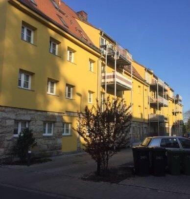 +++ Wohnung sucht Familie, 4-Zimmer-Wohnung in ehemaliger "Reinhardsvilla" +++