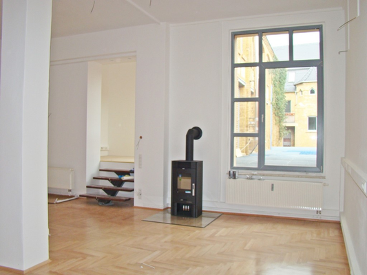 Hochwertige Loft-Wohnung mit Balkon, Parkett, 2 Bäder mit Wanne und Dusche