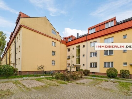 IMMOBERLIN.DE - Sympathische Wohnung mit Westloggia & Pkw-Stellplatz in guter Lage