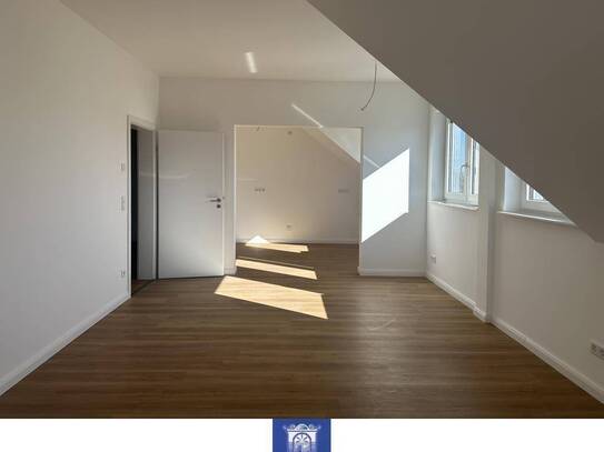 Traumhafte Dachgeschosswohnung mit großer Loggia und herrlichen Blick!