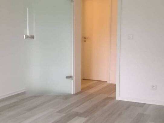 3 Zimmerwohnung in Lichtenberg mit Einbauküche