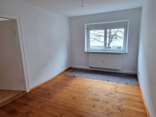 3 Zimmer Wohnung mit Balkon