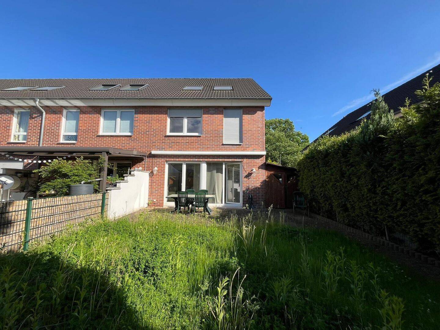 zentral gelegenes Einfamilienhaus mit Garten zur Miete inkl. Einbauküche