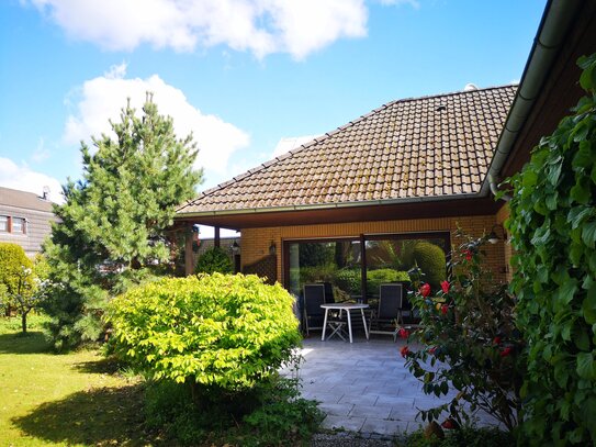 Freistehender Walmdachbungalow mit Ausbaureserve in ruhiger Lage in 30er Zone